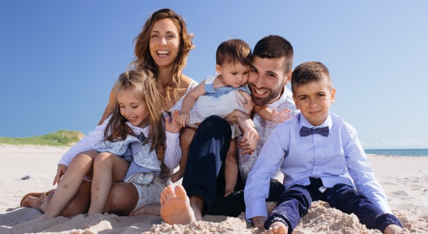 Portrait de famille à la plage du Corfu