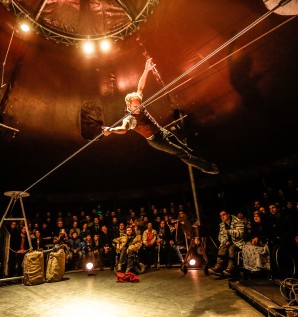 Le Festival de Cirque des Îles: Un trio...