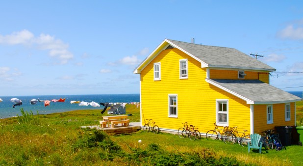 chalet a louer iles de la madeleine bord de mer
