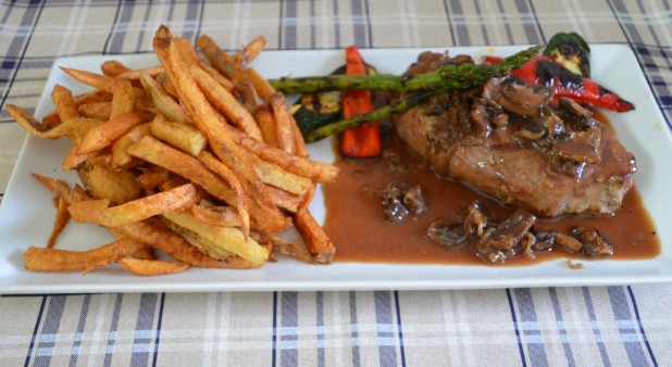 Jeune boeuf des Iles avec frites maisons