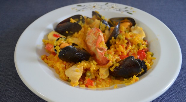 Sea food paella