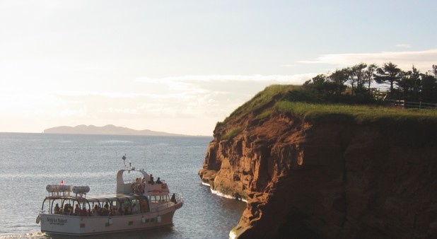 Grottes et falaises