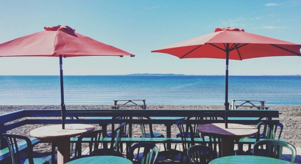 Terrasse vue sur la mer