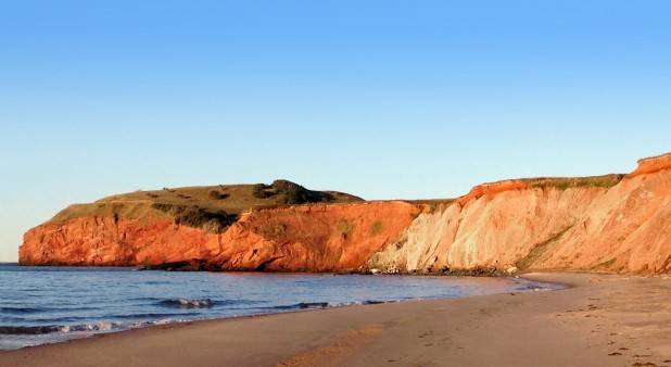 plage derriere maison