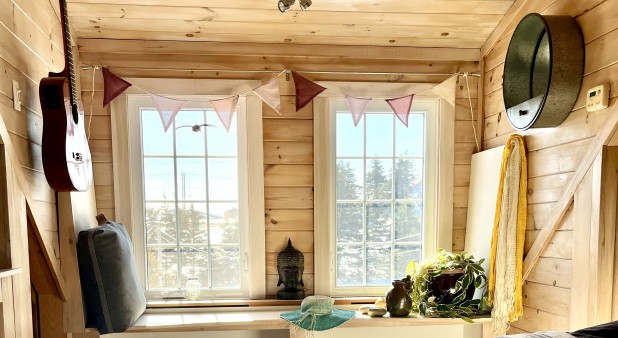 La Repousse Maison à louer aux Iles de la Madeleine_Chambre à couche à l\'étage_Lucarne