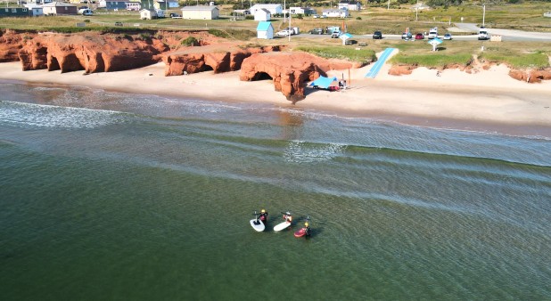 Rent a board and ride for 1 hour in the Islands\' perfect conditions - Plein Vent les îles