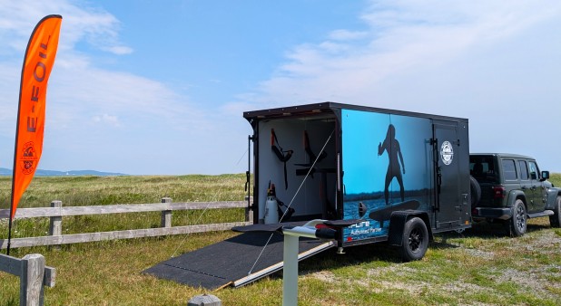 Rent an e-foil board at the trailer - Plein Vent les îles