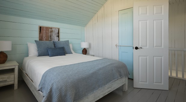 Queen bed