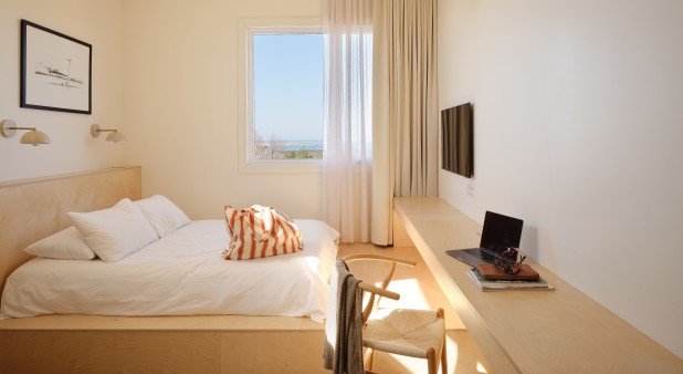 The Maggies all-inclusive (flight, car rental and stay) / Petit hôtel de la Montagne