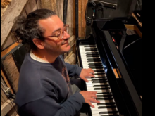 Fred Pauze au piano du Café