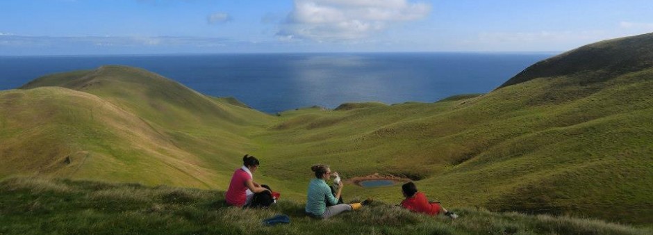 Amies sur la Big Hill, Île d'Entrée, Îles de la Madeleine